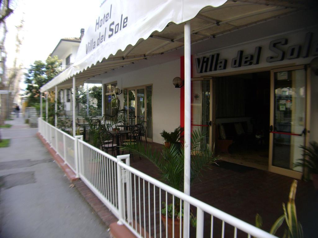 Hotel Villa Del Sole Rímini Exterior foto